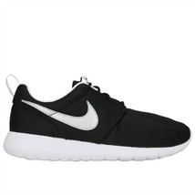 Nike youth roshe one shoes in Black/Metallic Silver - £45.59 GBP