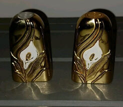 Vintage WM A Rogers Oneida Salt and Pepper Shakers Calla Lily Japan - $11.22 CAD