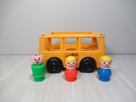 Fisher Price Little People vintage 3 figures yellow nursery school mini ... - $15.42