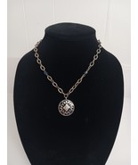Vintage Napier Silvertone Chain Link Round Pendant Necklace 18&quot; - $471.29 MXN