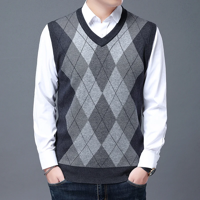 JOHMUVVE  New Men V-neck Vest Trendy Retro Square Lattice Vest All-match Casual  - £97.33 GBP