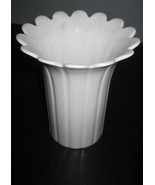 Vintage KAISER W.GERMANY White Porcelain Flower Vase - $189.87 MXN