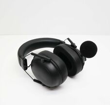 Razer BlackShark V2 HyperSpeed Wireless Bluetooth Gaming Headset - Black image 2