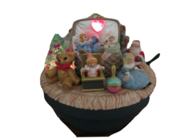 NO MUSIC 1995 Hallmark Keepsake VICTORIAN TOY BOX Light Motion Christmas... - $177.40 MXN