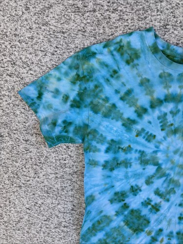 NEW Gildan Men’s Bright Blue Green Spiral Ice Tie Dye Short Sleeve Shirt Large Item image 3