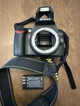 Nikon D D40 6.1 MP Digital SLR Camera Black Body Untested W/ Battery/Strap - $28.71