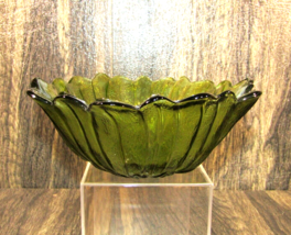 Vintage Indiana Glass Lily Pons Avocado Green Glass Sunflower 7&quot; Candy Bowl - $14.80