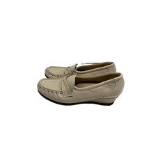 SAS Tripad Womens Size 6.5 cream colored Slip on Flat Loafers E71121099 - £17.79 GBP