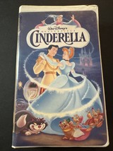 Walt  Disney&#39;s Masterpiece Cinderella (VHS, Clamshell Case) - $6.50