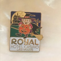 Estate Royal Hotel Casino Enamel Witch w Pumpkin &amp; Haunted House Halloween Hat - £11.21 GBP