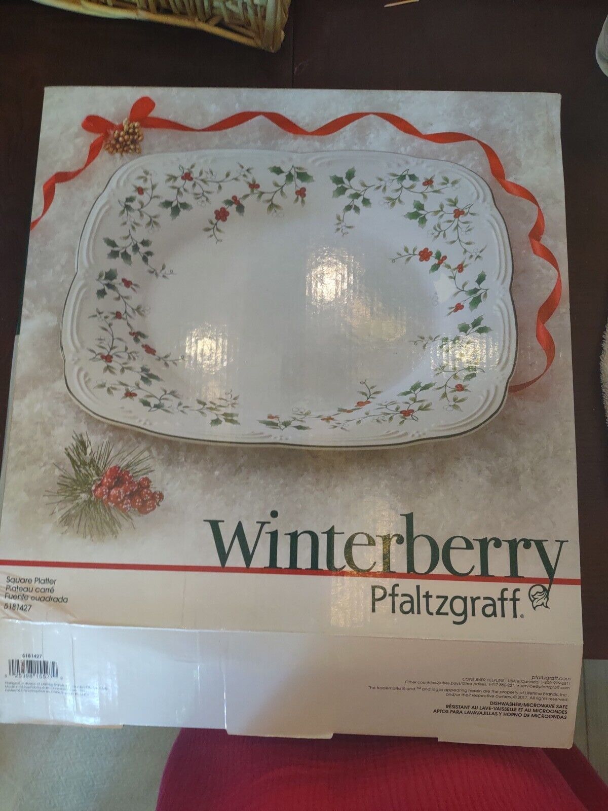 Primary image for PFALTZGRAFF WINTERBERRY Platter Square NEW in Original Box  #5181427