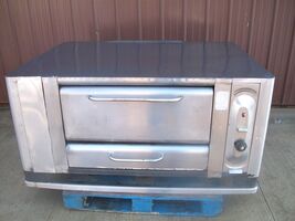 BLODGETT 999 HIGH  NATURAL DECK GAS PIZZA OVEN W NEW STONE  26 IN LEGS - $2,272.05