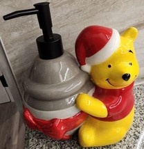NWT 9&quot; Winnie The Pooh Honey Jar Santa Holiday Christmas Soap Lotion Dis... - £44.05 GBP