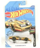 Hot Wheels Race Day Track Star &#39;76 Greenwood Corvette Gold New in Package - $165.26 MXN