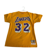 Los Angeles Lakers MAGIC JOHNSON T- Shirt Jersey Style Men&#39;s Medium Yell... - $613.18 MXN