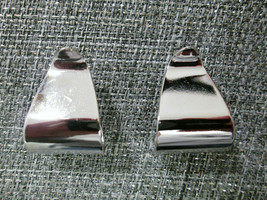 Vtg Avon POLISHED RIBBONS Wide Bottom Clip on Earrings 1977 Silver Tone ... - $10.00