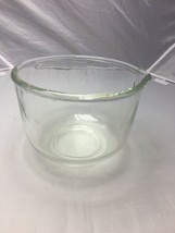 Vtg Pour Spout Small Mixing Bowl Clear Glass 6.5&quot; Baking Cooking Hammered Glass - £31.26 GBP