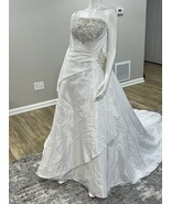 Size 18 Renates Signature Wedding Dress W/Shawl New  Retail $1010 White - $4,712.27 MXN