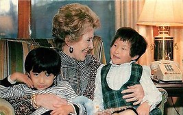 Cartolina Nancy Reagan W/Bambini Ricezione Salvavita Cuore Chirurgia - £6.79 GBP