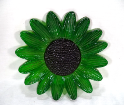 Vintage Green Lucite Flower Trivet Sunflower Resin Hot Plate Retro Kitch... - $18.76