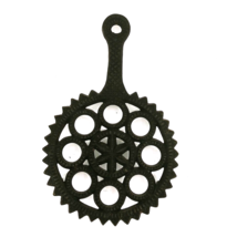 Vintage 3-Footed Wilton Circle Of Rings cast iron trivet hex Star pattern - £9.75 GBP