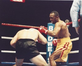 TOMMY HEARNS 8X10 PHOTO BOXING PICTURE THOMAS RING ACTION - £3.85 GBP