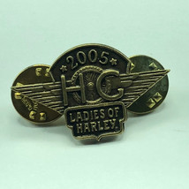 Harley Davidson Motorcyle Pinback Pin Vintage Badge Emblem Cycles Ladies Of 2005 - £11.03 GBP