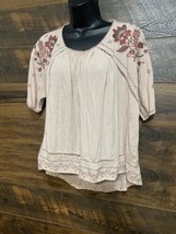 Knox Rose Blouse Top Women Small BLUSH PINK Boho Floral Embroidered Hi- Low Hem - £13.65 GBP