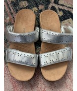 Vionic Randi Sandals Silver Leather Slip On Orthopedic Comfort Size 9 - £39.72 GBP