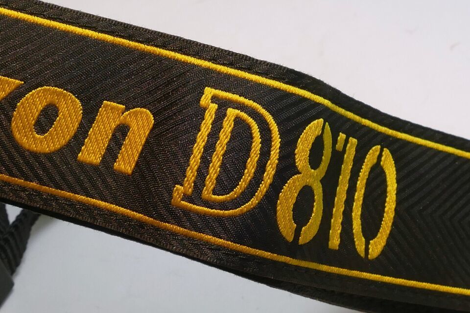 Nikon D810 AN-DC12 AN DC12 Shoulder neck Strap for D810 - Original OEM