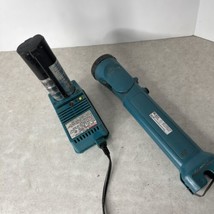 Makita ML902 9.6v Cordless Battery Powered Flashlight Battery &amp; Charger ... - $36.12