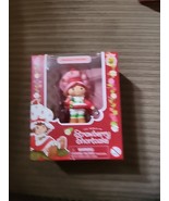NEW! STRAWBERRY SHORTCAKE Minifigure Spring Easter w Tulips CheeBee TLS Toy - $15.19