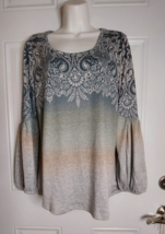 World Unity Long Sleeve Fade Out Scoop Neck Knit Top Blouse Size Medium - £9.86 GBP