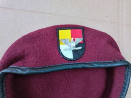Us Army 3th Airborne Special Forces Group Purplish Red Beret Colonel Eagle War - £71.07 GBP