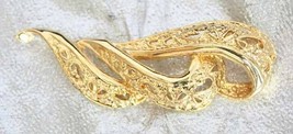 Fabulous Art Moderne Textured Gold-tone Swirl Brooch 1980s vintage 2 3/4&quot; - £9.71 GBP