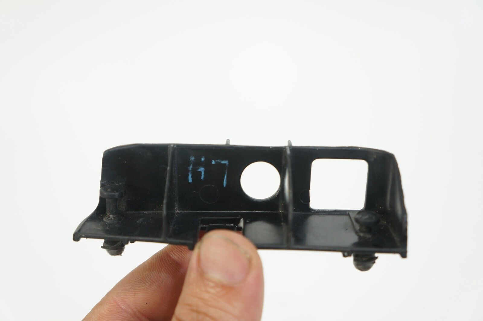 2006-2011 mercedes gl450 x164 ml350 front left side fender mount bracket... - $26.00