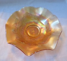 Vtg Northwood Carnival Marigold Glass Shell &amp; Poppy Stippled Daisy Footed Bowl - £19.61 GBP