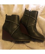 Diba Alberta Olive green boots NWOT - $561.64 MXN
