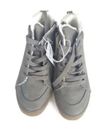 Cat &amp; Jack Boys Barnett Sherpa Lined Sneakers Size 1 or 5 Gray Laces Sid... - £8.83 GBP