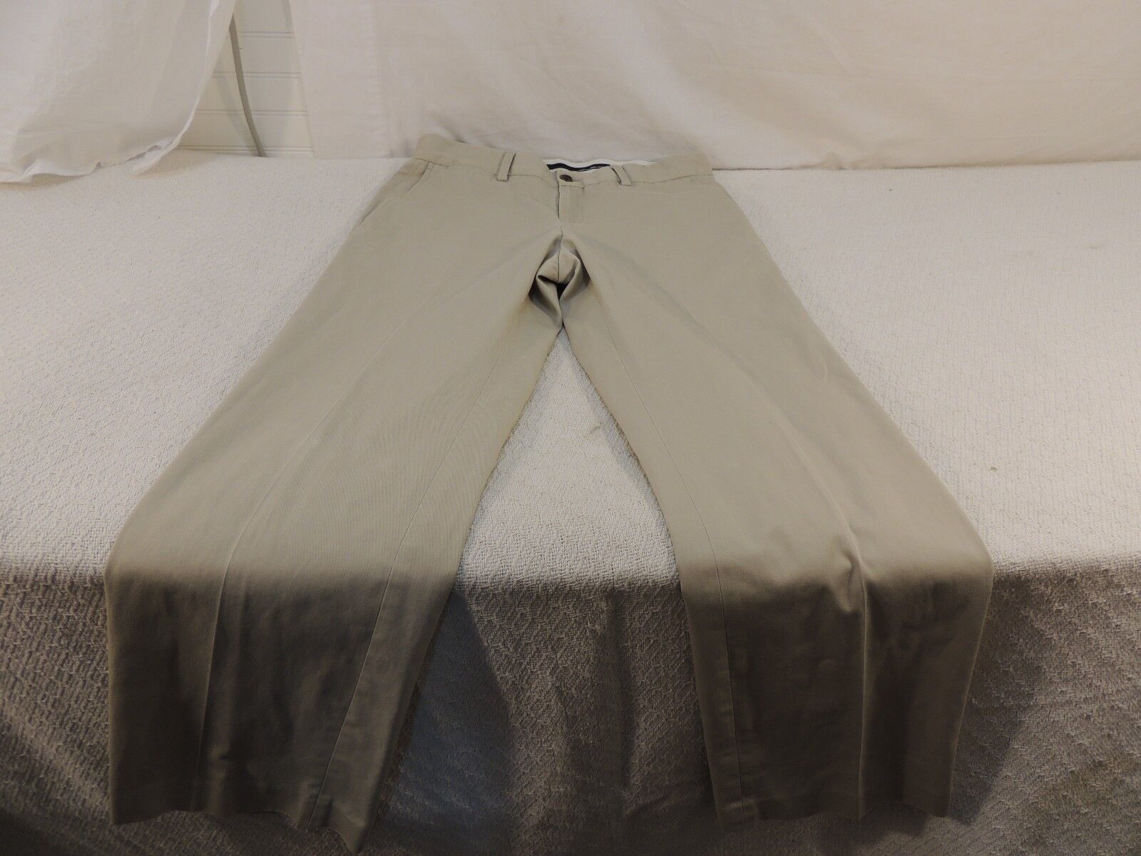 Eddie Bauer Wrinkle Resistant Classic Fit Pleated Dress Pants Men&#39;s 33x3... - $16.22