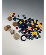 Small Lot Of Vintage Buttons Shank Octopus Plastic - $14.03