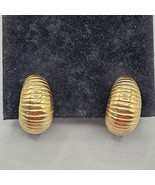 Vtg Monet Earrings Clip On Gold Tone Ribbed Half Hoop Maximalist - €26,04 EUR