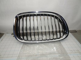 BMW 51 11 7 184 152 Front Grille Grill Right RH  OEM NOS - £106.70 GBP