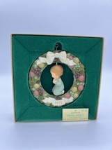 Hallmark Ornament 1977 Twirl About Tree Trimmer Girl Praying Wreath EUC Vintage - £7.56 GBP
