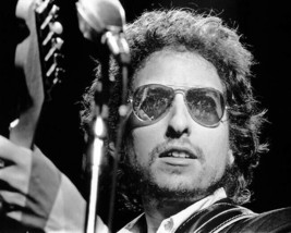 Bob Dylan cool pose wearing sunglasses playing guitar on stage 8x10 inch photo - £7.68 GBP