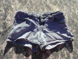 Jordache Vintage 25 Years of Style Low-Rise Stretch Light Wash Denim Sho... - $13.52