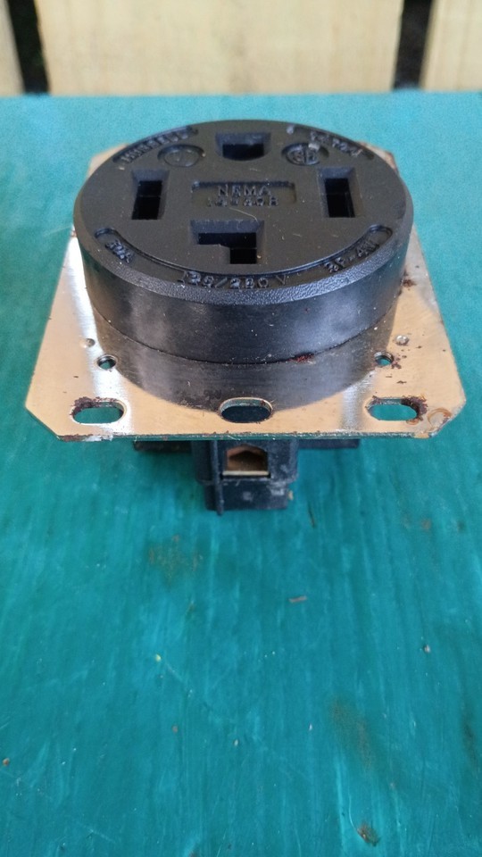 Hubbell Wiring Device-Kellems Hbl9430a Straight Blade Receptacle, 14-30R 30 Amps Item image 2