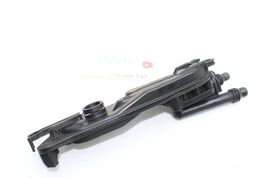 04-10 BMW 525I RADIATOR MOUNTING PLATE BRACKET Q7168 image 4