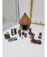 13 piece handcrafted  pottery village figurines w/ coconut hut - $360.18 MXN
