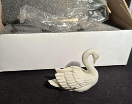 NEW The Lenox Ivory Porcelain China Swan Figurine 2 1/4 in Tall 3 in wide - £9.07 GBP